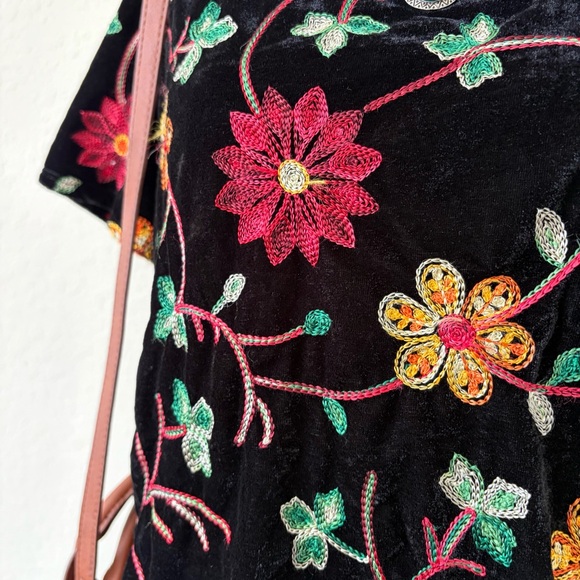 Timing Velvet Floral Embroidered Boho Festival Top Black Size M - Picture 4 of 8